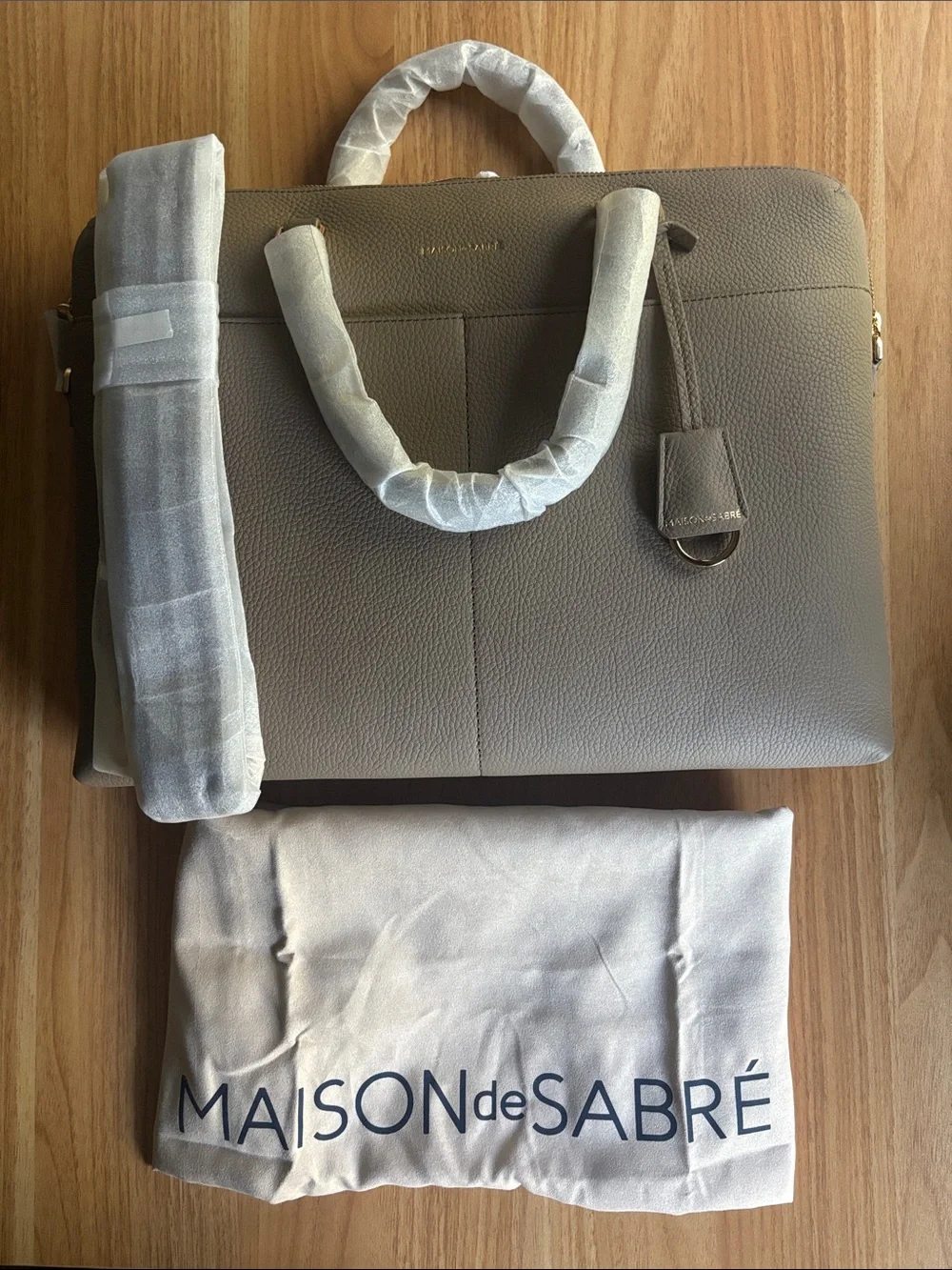 NWT MAISON DE SABRE The Laptop Bag Cashmere Clay Limited Edition